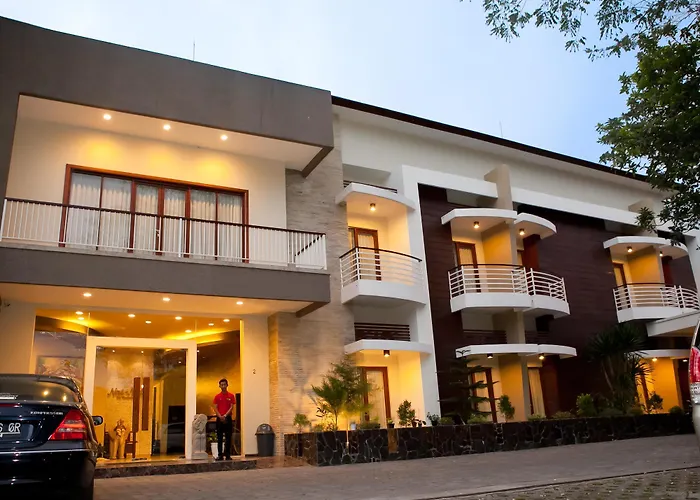 Nat Nat HomestayHotel Malang